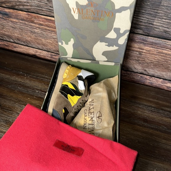 Valentino Mens Rockrunner in Yellow Camo! Size 42(9). In Great Condition! - Picture 12 of 12